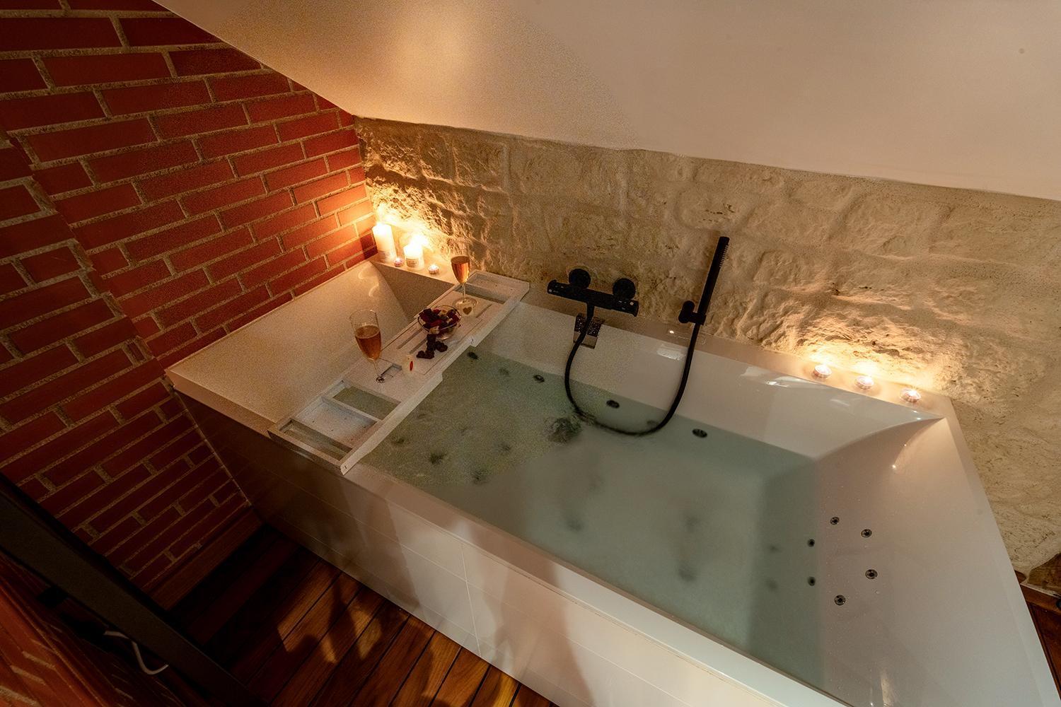Evasion Chic, Spa Et Sauna Sous Les Toits Nancy Exterior photo